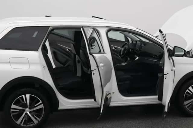 Peugeot 5008 (2021) thumbnail 34