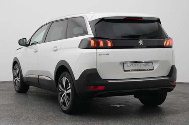 Peugeot 5008 (2021) thumbnail 5