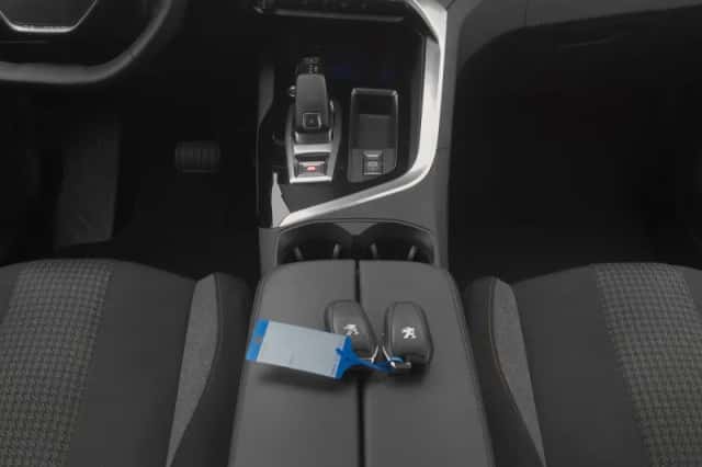 Peugeot 5008 (2021) thumbnail 12