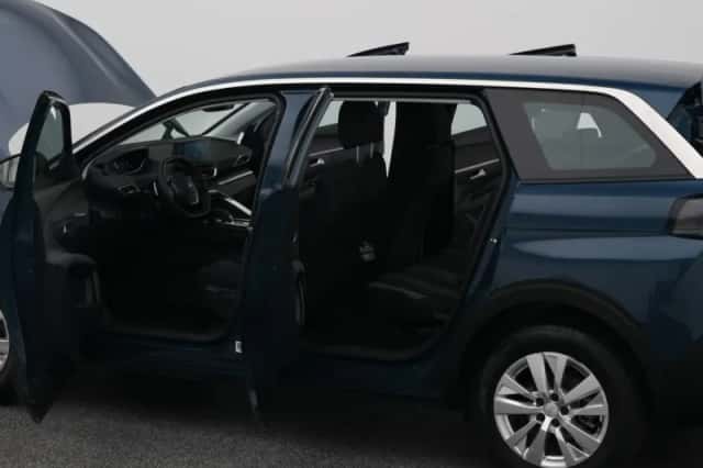 Peugeot 5008 (2021) thumbnail 33