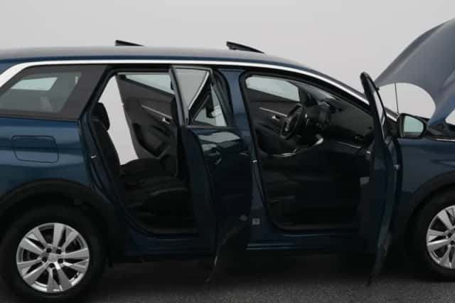 Peugeot 5008 (2021) thumbnail 34