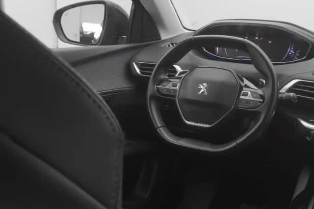Peugeot 3008 (2019) thumbnail 11