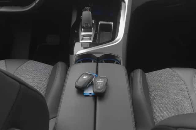 Peugeot 3008 (2019) thumbnail 12