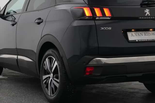 Peugeot 3008 (2019) thumbnail 18