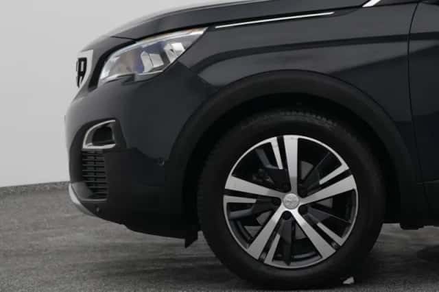 Peugeot 3008 (2019) thumbnail 21
