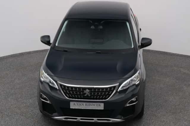 Peugeot 3008 (2019) thumbnail 26
