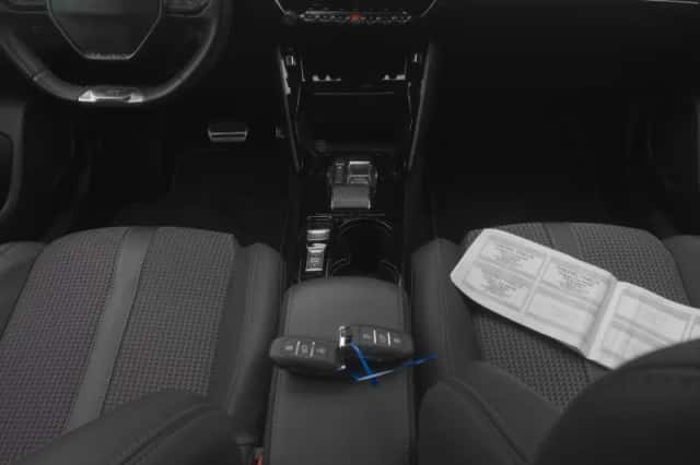 Peugeot 2008 (2022) thumbnail 12