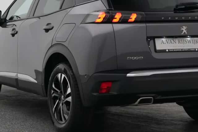 Peugeot 2008 (2022) thumbnail 18