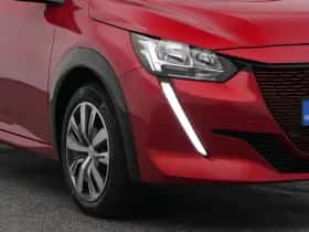 Peugeot e-208 (2021) thumbnail 18