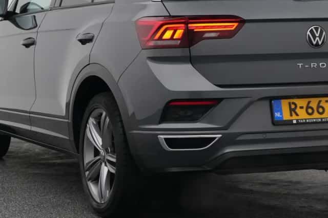 Volkswagen T-Roc (2022) thumbnail 18