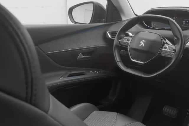 Peugeot 3008 (2021) thumbnail 11
