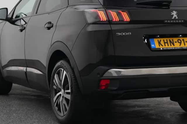 Peugeot 3008 (2021) thumbnail 18