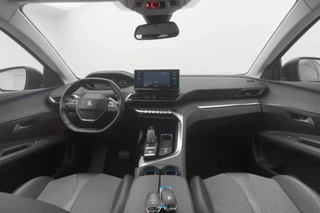 Peugeot 3008 (2021) thumbnail 3