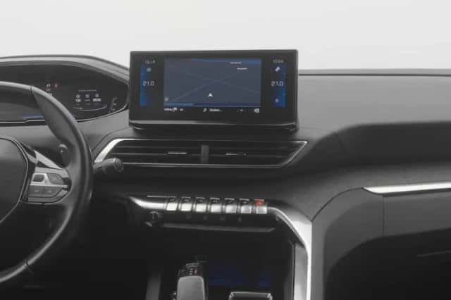 Peugeot 3008 (2021) thumbnail 8