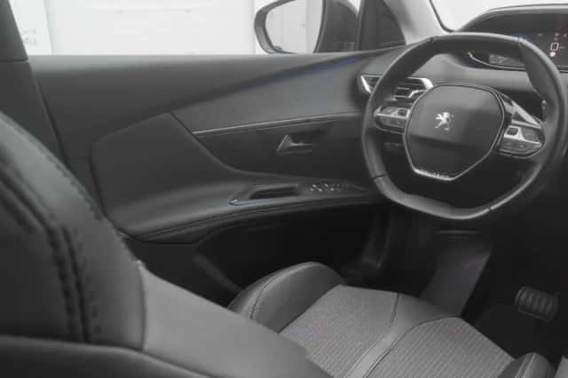 Peugeot 3008 (2021) thumbnail 11