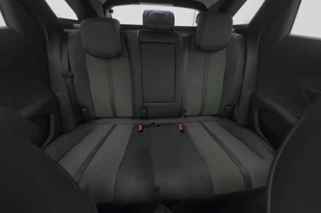 Peugeot 3008 (2021) thumbnail 4
