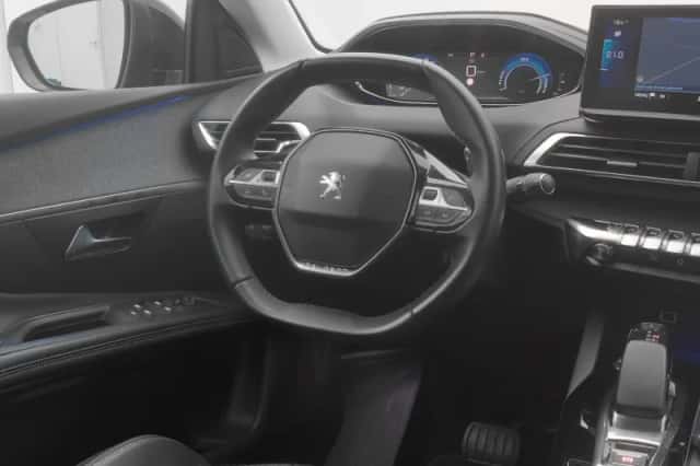 Peugeot 3008 (2021) thumbnail 7