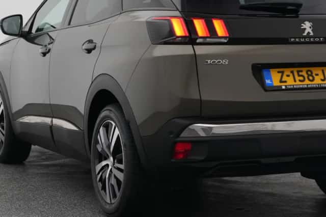 Peugeot 3008 (2020) thumbnail 18