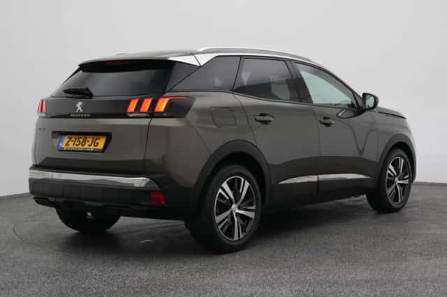 Peugeot 3008 (2020) thumbnail 6
