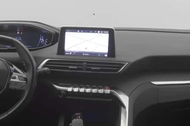 Peugeot 3008 (2020) thumbnail 8