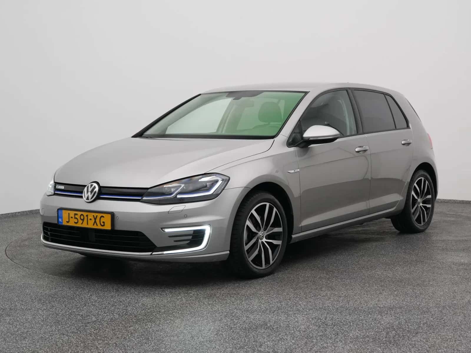 Volkswagen E-Golf (2020) — foto 1