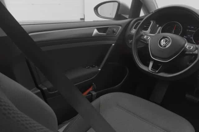 Volkswagen E-Golf (2020) thumbnail 12