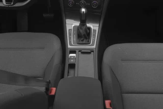 Volkswagen E-Golf (2020) thumbnail 13
