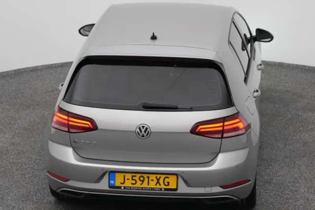 Volkswagen E-Golf (2020) thumbnail 29