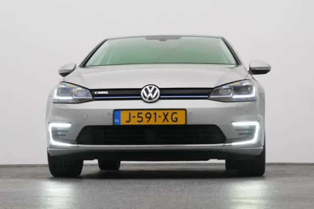 Volkswagen E-Golf (2020) thumbnail 36
