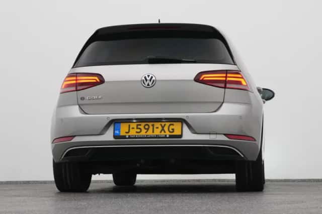 Volkswagen E-Golf (2020) thumbnail 37