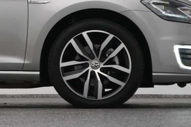 Volkswagen E-Golf (2020) thumbnail 43