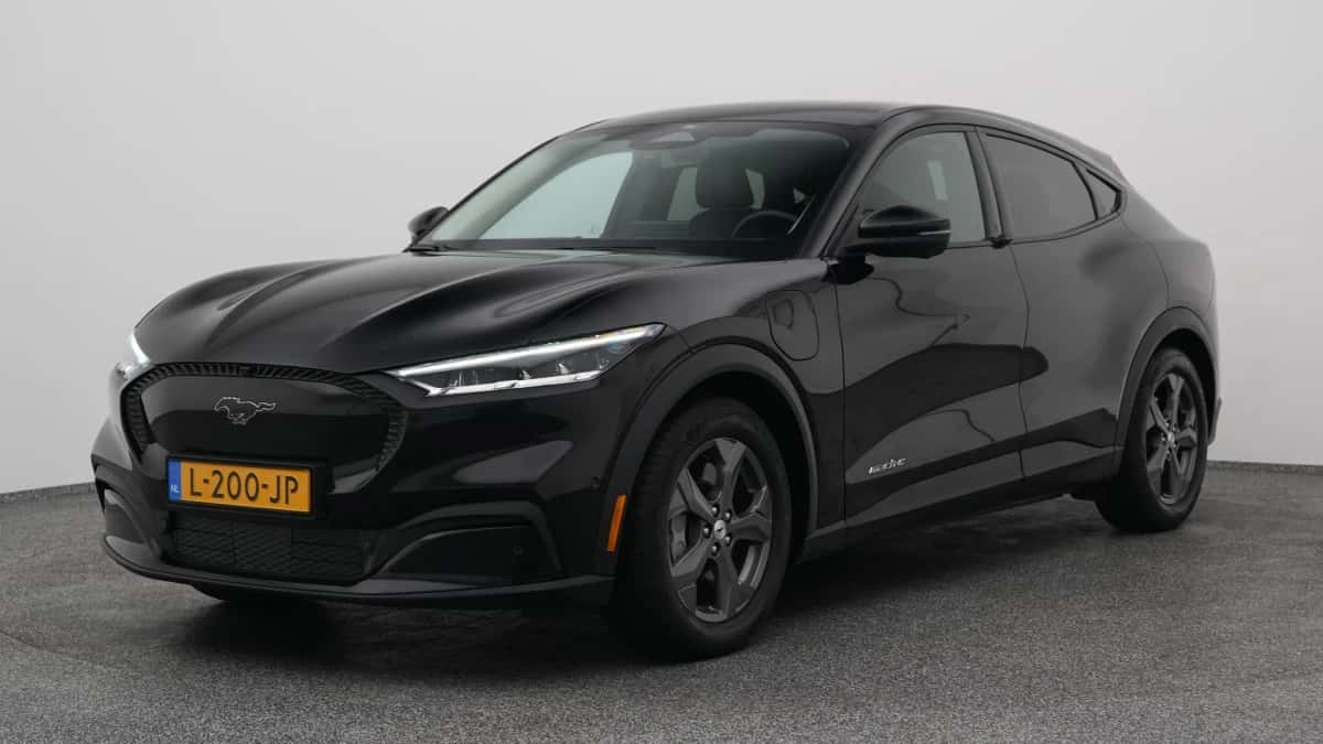 Ford Mustang (2021) — foto 1