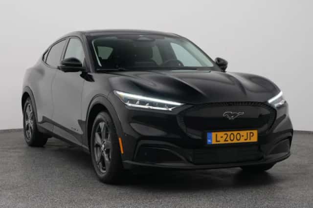 Ford Mustang (2021) thumbnail 2