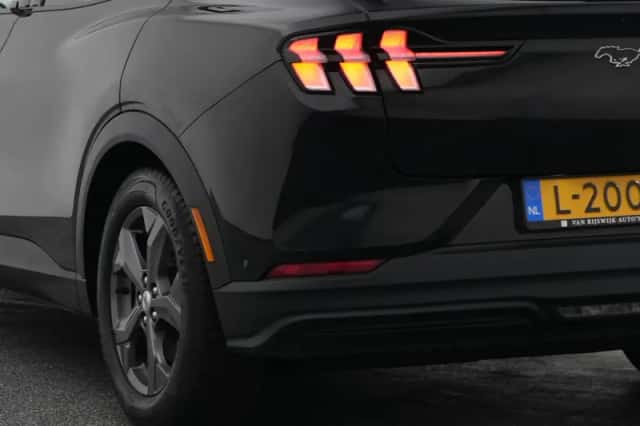 Ford Mustang (2021) thumbnail 19