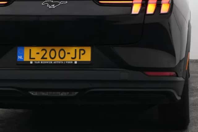 Ford Mustang (2021) thumbnail 21