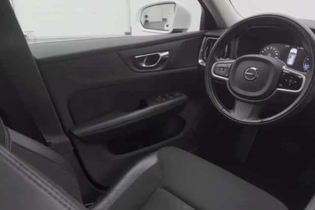 Volvo V60 (2020) thumbnail 11