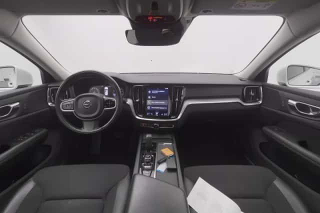 Volvo V60 (2020) thumbnail 3