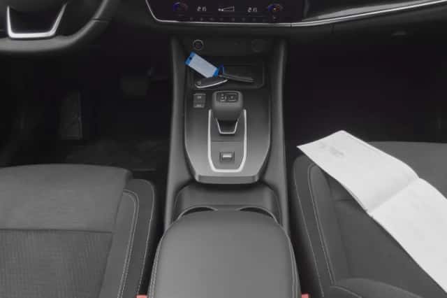 Nissan Qashqai (2022) thumbnail 12