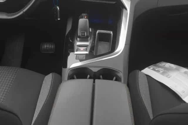 Peugeot 3008 (2020) thumbnail 12