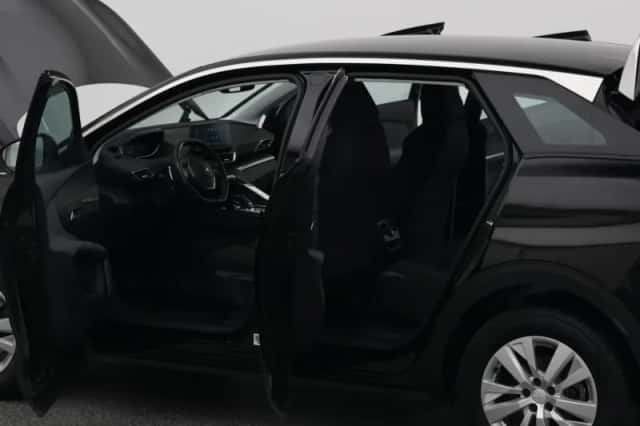 Peugeot 3008 (2021) thumbnail 33