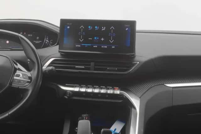 Peugeot 3008 (2021) thumbnail 8