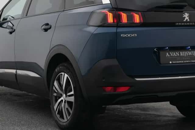 Peugeot 5008 (2022) thumbnail 18