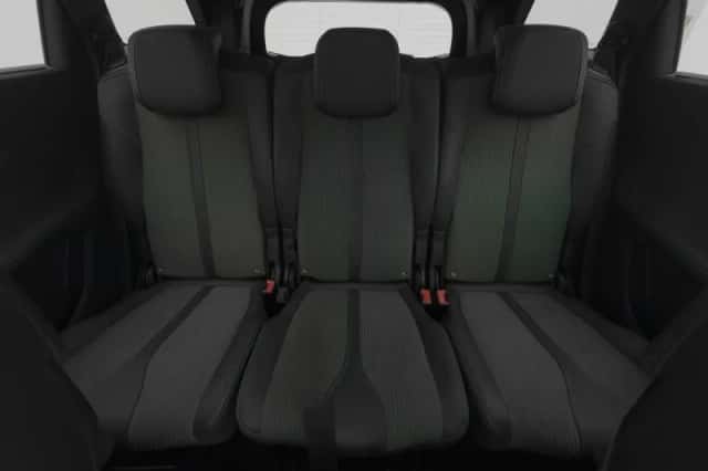 Peugeot 5008 (2022) thumbnail 4