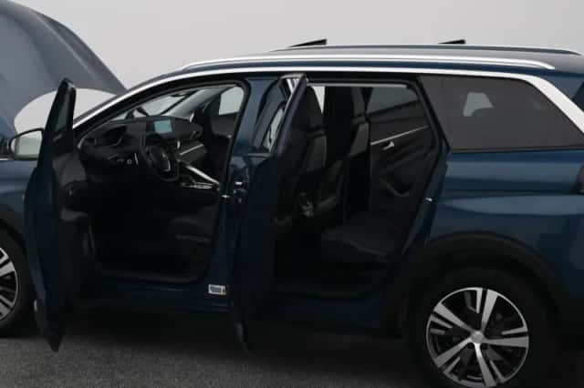 Peugeot 5008 (2022) thumbnail 33