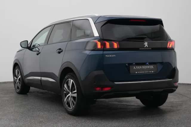 Peugeot 5008 (2022) thumbnail 5