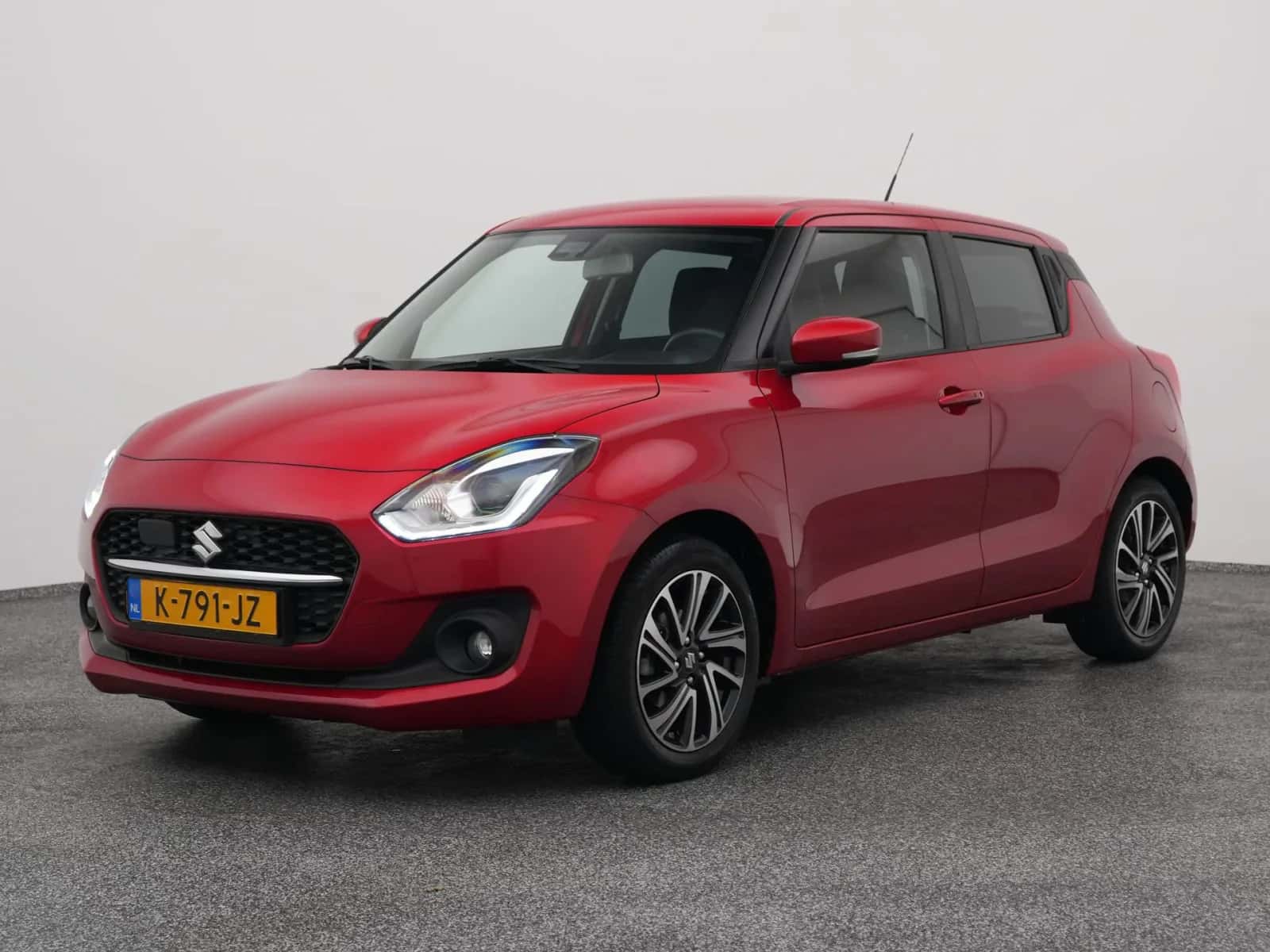 Suzuki Swift (2021) — foto 1