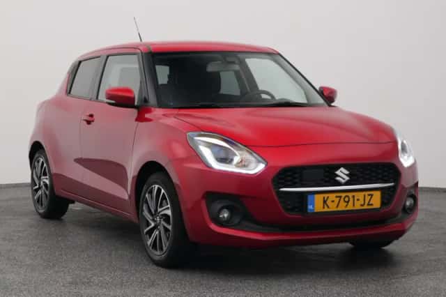 Suzuki Swift (2021) thumbnail 2