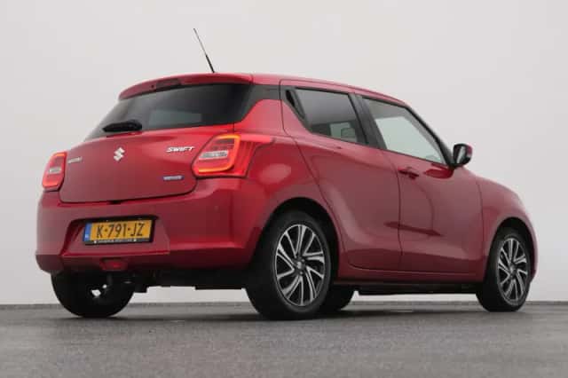 Suzuki Swift (2021) thumbnail 16