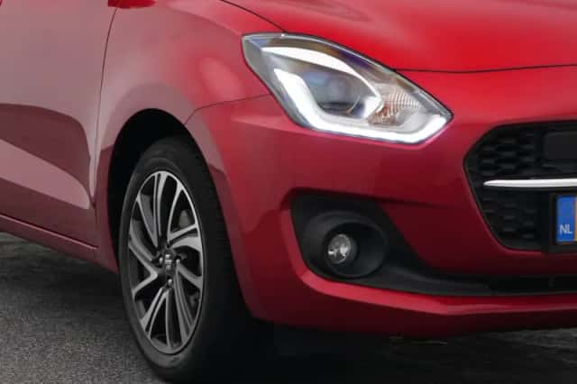 Suzuki Swift (2021) thumbnail 17