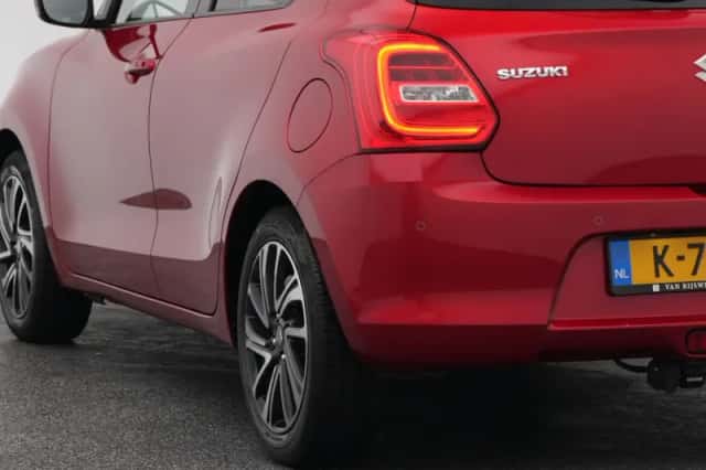 Suzuki Swift (2021) thumbnail 18